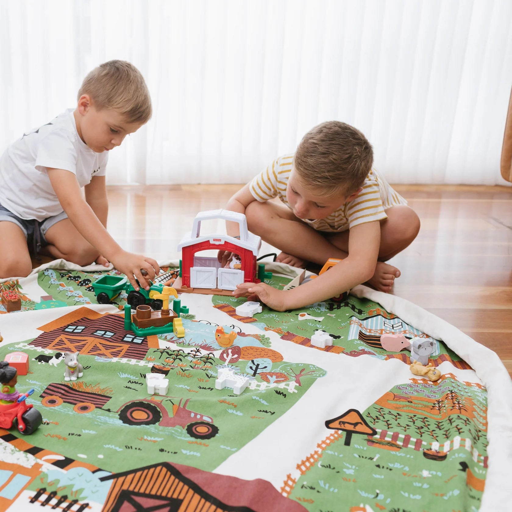 Old McBussy’s Farm Play Pouch